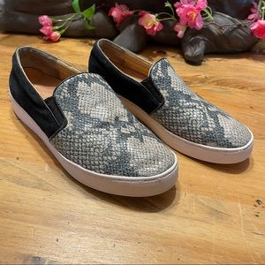 Vionic splendid demetra black boa snakeskin slip on sneakers flats